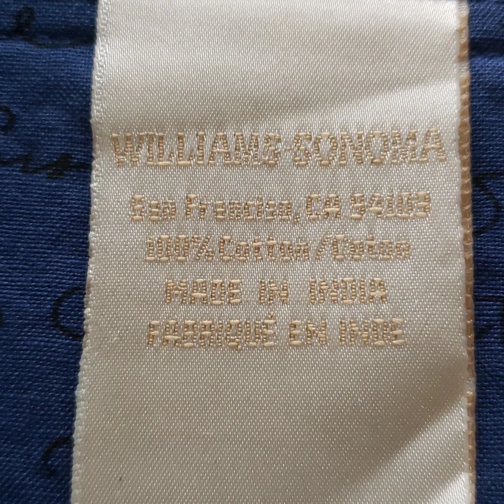 Williams Sonoma Tablecloth 70 x 108